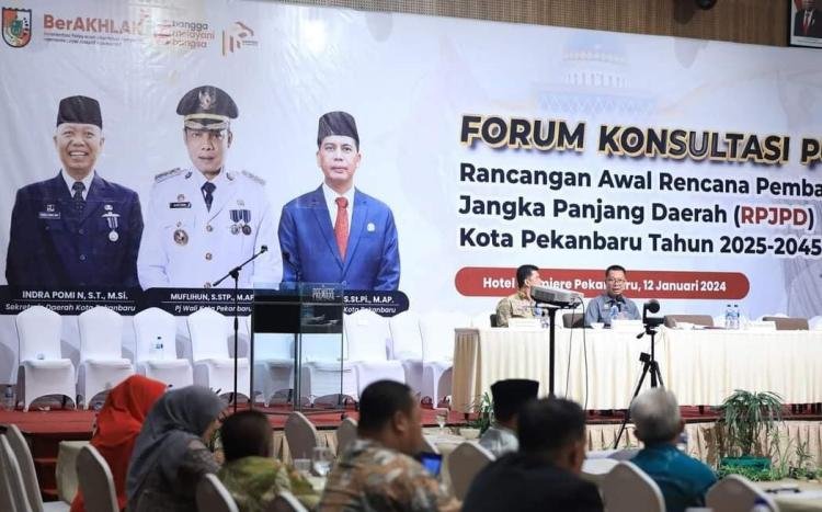 Sekdako Pekanbaru IPN Paparkan RPJPD 2025 - 2045 Pada Forum Konsultasi Publik