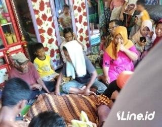 Seorang Anak Berumur 1 Tahun Meninggal Dunia Akibat Jatuh Ke Genangan Banjir Luapan Sungai Rokan