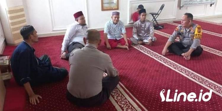 Laksanakan Shalat Dzuhur Bersama, Polsek Pujud Polres Rohil Ajak Tokoh Masyarakat Sukseskan Pemilu 2024