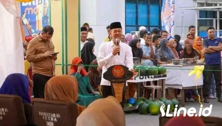 Bupati Rohil Afrizal Sintong Didampingi Disperindagsar Rohil Buka dan Resmikan Pasar Ramadhan