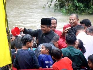 Hadir di Mandi Balimau Basamo, Bupati Zukri : Jangan Terlantarkan Anak Yatim