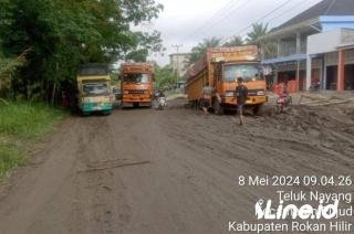 Jalan Lintas Pujud Alami Kerusakan dan Berlobang, Warga Minta Instansi Terkait Bertanggung Jawab