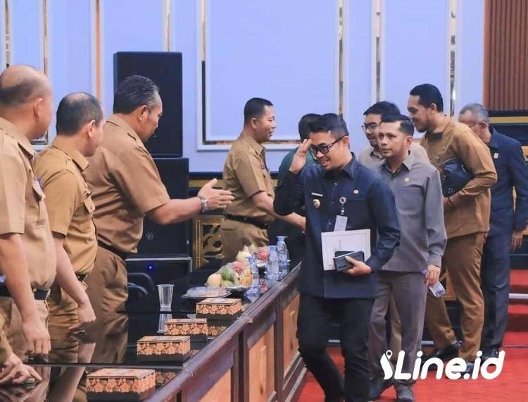 Pj Walikota Pekanbaru Terima Rekomendasi Dari DPRD Terkait LKPJ 2023