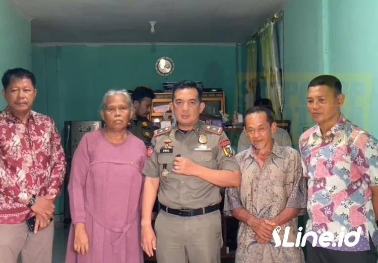 Gercep !! Kasatpol PP Pekanbaru Zulfahmi Kunjungi Kediaman Ibu Mardiana Dan Akan Tindak Oknum Yang Lakukan Pelanggaran