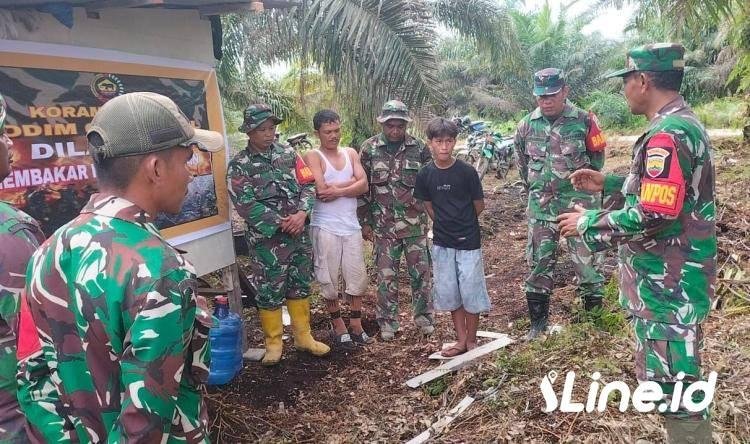 Koramil 0321 - 06/TM Lakukan Sosialisasi Pencegahan Karhutla kepada Masyarakat Kepenghuluan Air Hitam Pujud