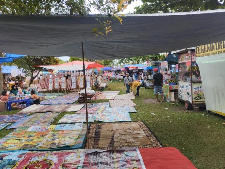 Tamak, Taman Tempat Penonton Pacu Jalur Istirahat Juga Dijadikan Lokasi Lapak