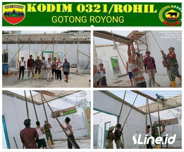 Peduli Sarana Ibadah, Babinsa Koramil 06/TM Bersama Warga Gotong Royong Menaikan Tiang Pondasi Atas Surau