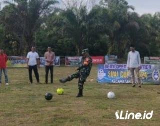 Babinsa Koramil 06/TM Hadiri Pembukaan  Semi Open Turnamen Mini Socer Di Desa Sungai Pinang