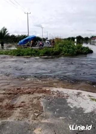 Jalan Lintas Sekeladi Menuju Sekapas Terputus, Aktivitas masyarakat Jadi Tergagu