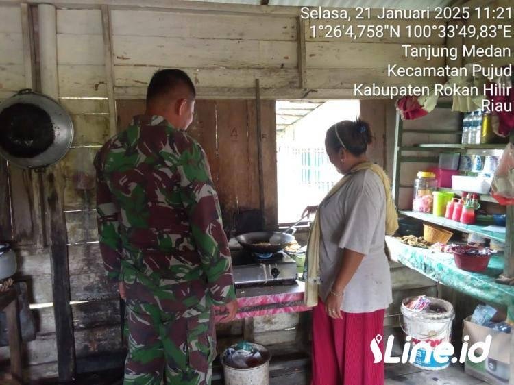 Tingkatkan Perekonomian Masyarakat, Babinsa Koramil 0321-06/TM Berikan Pendampingan Pada Pelaku UMKM