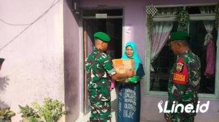 Berikan Bantuan Berupa Sembako, Babinsa Koramil 0321-06/TM Laksanakan Jumat Berkah