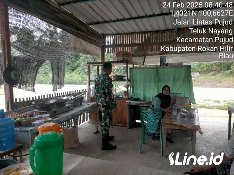 Dukung Pertumbuhan Ekonomi Masyarakat, Babinsa Koramil 06/TM Berikan Pendampingan Pelaku UMKM