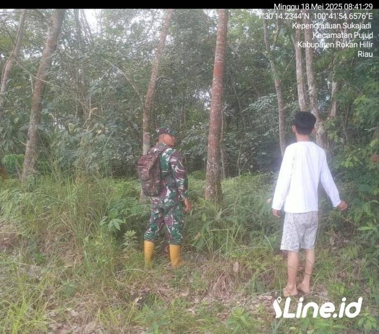 Menjaga Lingkungan Sekitar, Babinsa Koramil 06/TM Kodim 0321/Rohil Tingkatkan Patroli
