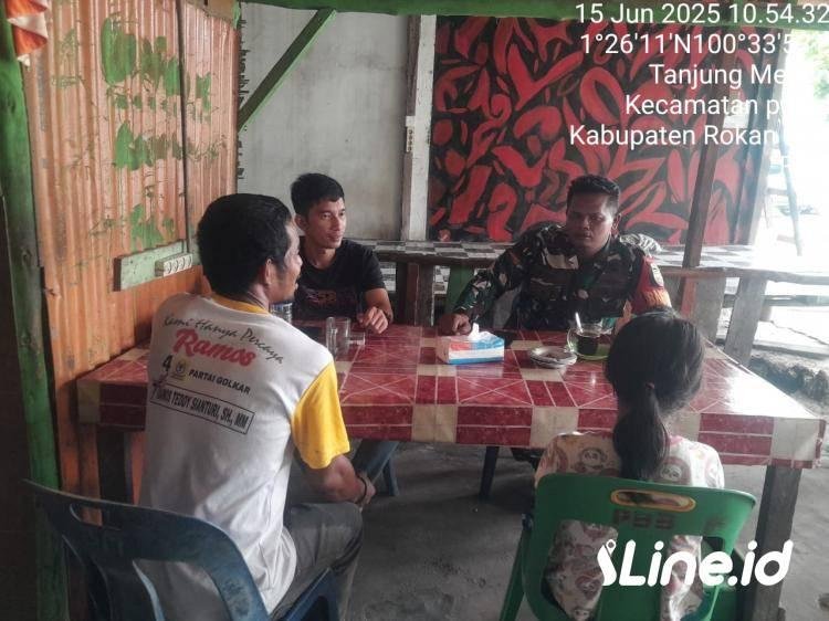Aktif Di Masyarakat, Babinsa Koramil 06/TM Kodim 0321/Rohil Laksanakan Komsos