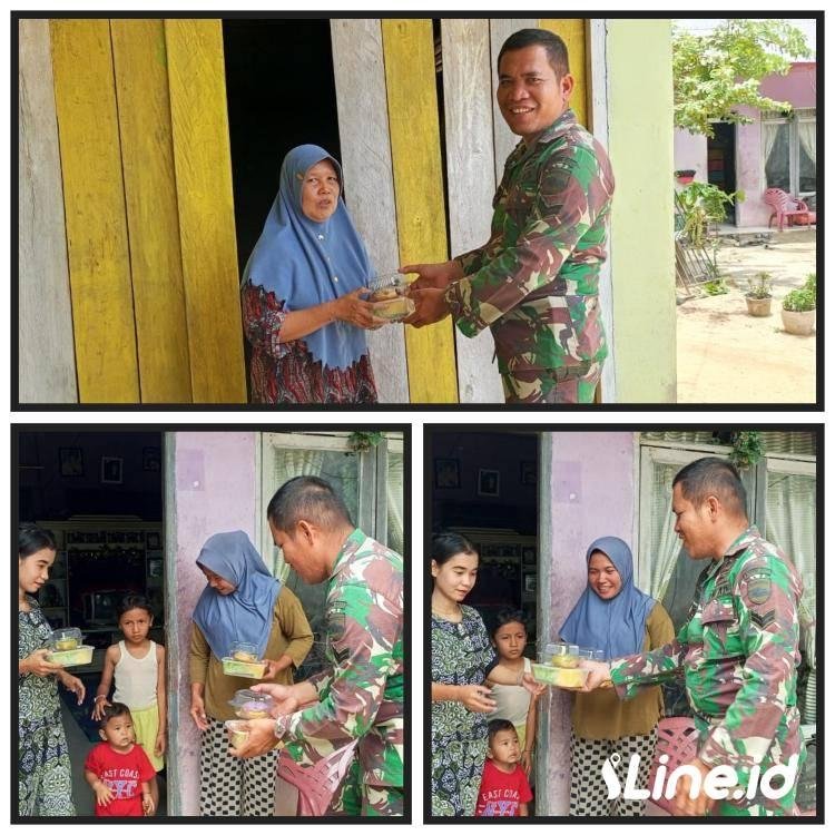 Berbagi Kebahagian Dihari Jumat, Babinsa Koramil 0321-06/TM Rohil Bawakan Bingkisan Kepada Warga Desa Binaan
