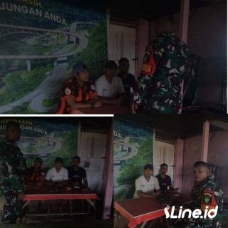 Datangi Tempat-tempat Keramaian, Personil Koramil 0321-06/TM Rohil Dan Ormas PP Laksanakan Patroli Siskamling