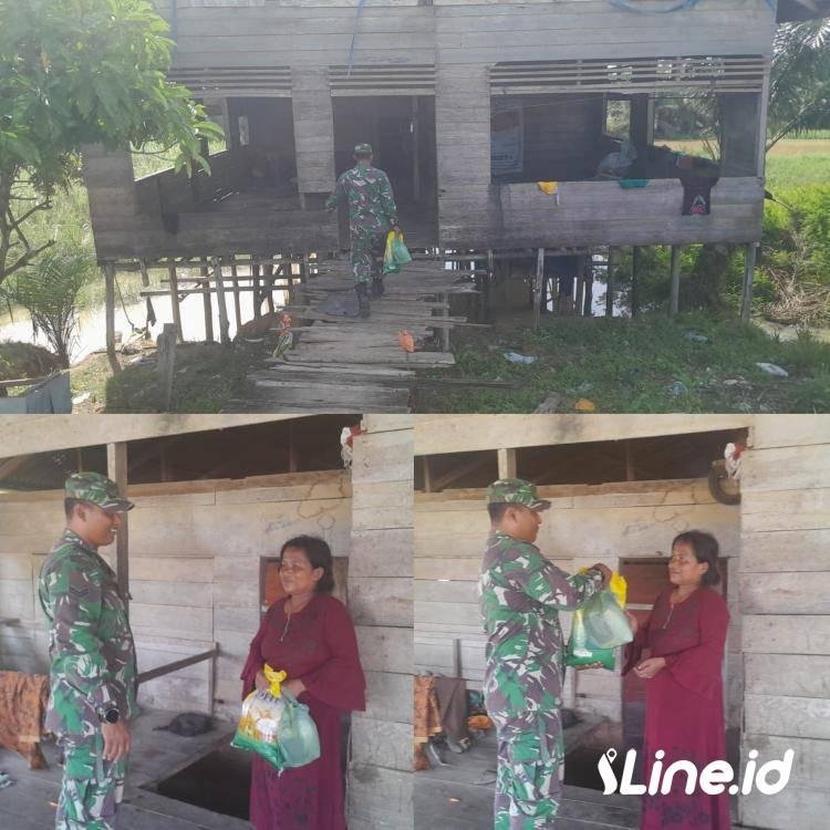 Berbagi Bingkisan Kepada Sesama, Personil Koramil 0321-06/TM Rohil Jalankan Jumat Berkah