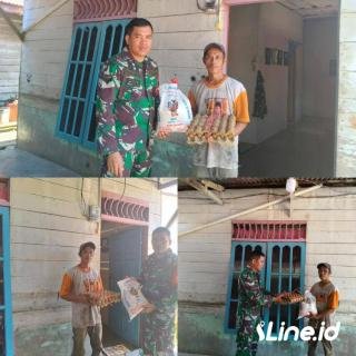 Antarkan Paket Sembako kepada Warga, Personil Koramil 0321-06/TM Rohil Jalankan Jumat Barokah