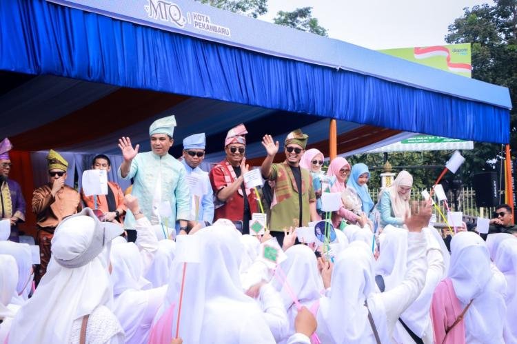 Wali Kota Agung Rela Basah Kuyup, MTQ Pekanbaru Tetap Meriah