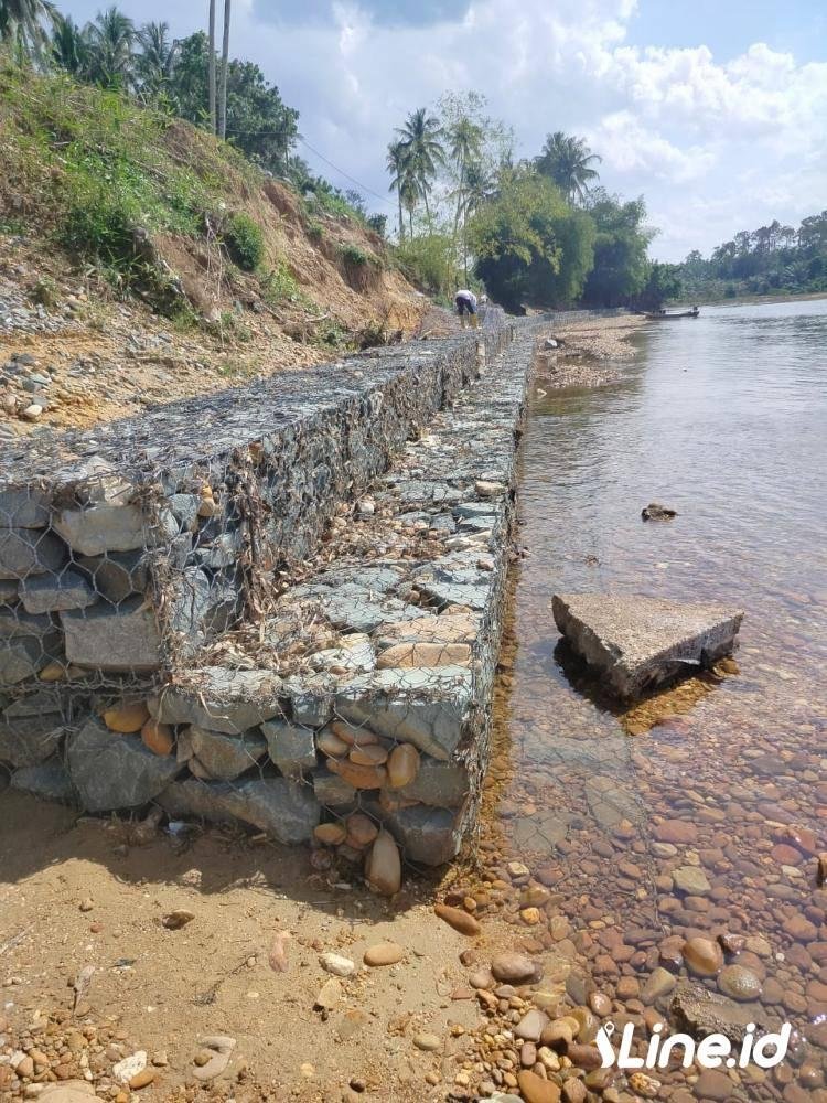 PT AWE Bantah Tuduhan Penambangan Ilegal, Klaim Bantu Warga Domo Atasi Erosi Sungai