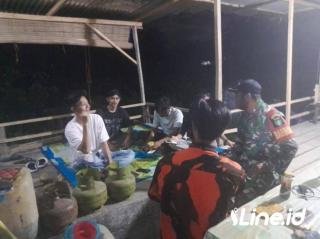 Lakukan Pencegahan Dini, Personil Koramil 0321-06/TM Rohil Dan Ormas PP Terus Tingkatkan Patroli Kepos Ronda Pada Malam Hari