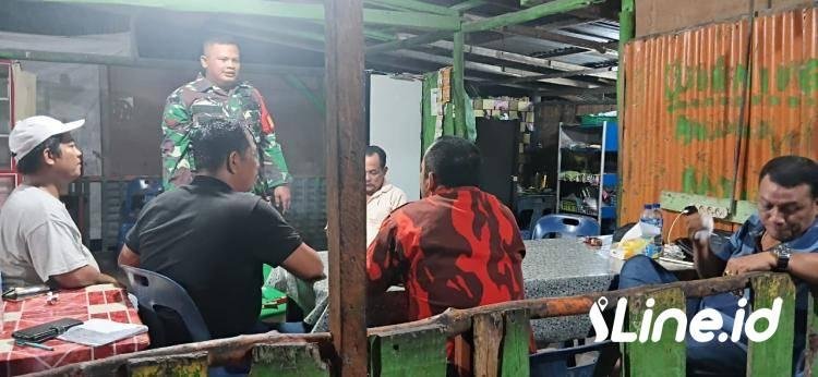 Pastikan Desa Binaan Selalu Aman, Personil Koramil 0321-06/TM Rohil Dan Ormas PP Ajak Warga Aktifkan Pos Ronda Malam