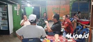 Tingkatkan Keamanan Didesa Binaan, Personil Koramil 0321-06/TM Rohil Dan Ormas PP Rutin Lakukan Patroli Siskamling