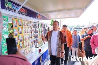 Pelaku UMKM di Sekitar Sungai Siak Terima Bantuan Gerobak dari Pemko Pekanbaru