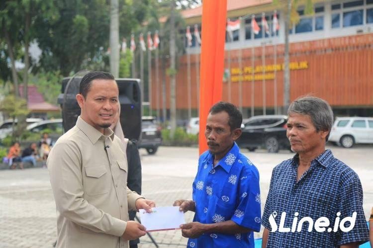 424 Keluarga Miskin Ekstrem di Pekanbaru Terima Bantuan Rp900 Ribu