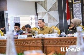 Pemko Pekanbaru Bersama Forkopimda Siapkan Penertiban Kabel Semrawut