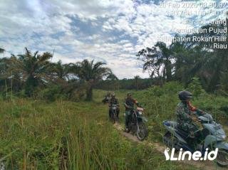 Lakukan Pencegahan, Personil Koramil 0321-06/TM Rohil Ajak Warga Untuk Tidak membuang Puntung Rokok Saat Memancing