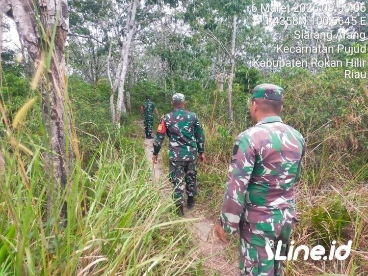 Intensif Lakukan Pencegahan, Personil Koramil 0321-06/TM Rohil Ajak Warga Untuk Tidak Membakar