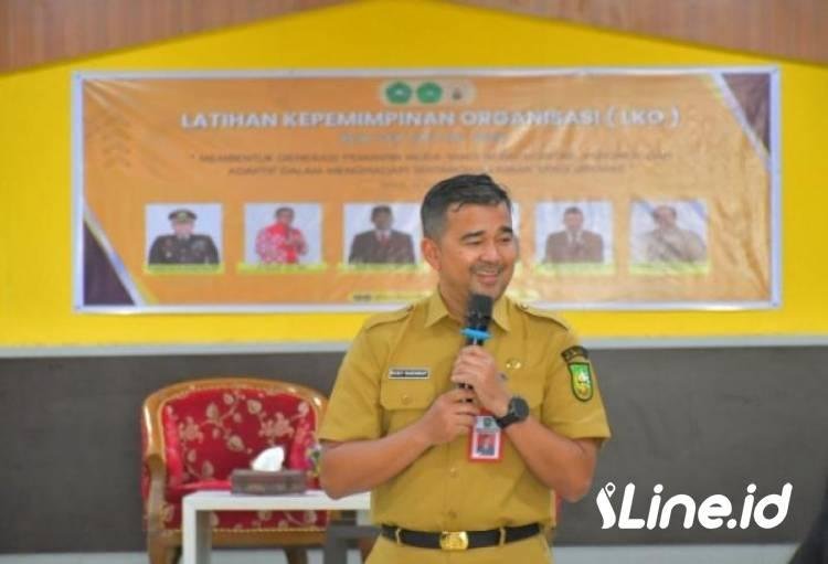 LKO FEB Unilak Hadirkan Kepala Kesbangpol Riau Bahas Etika Kepemimpinan