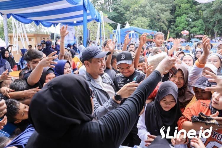 Semarak HUT Pekanbaru, 12 Ribu Warga Ikuti Jalan Sehat di Danau Bandar Kayangan