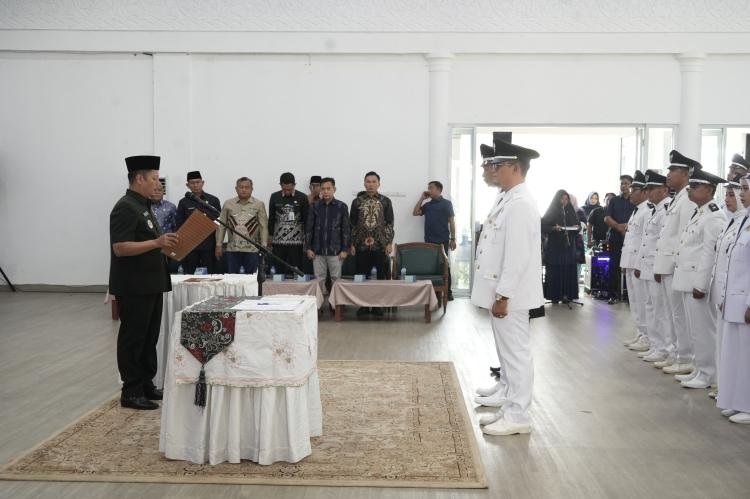 Jabatan Adalah Amanah Besar, Plt Bupati Kuansing Lantik 22 Orang Pj Kades