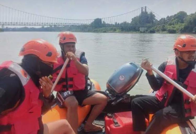 Korban Tenggelam Sungai Kampar Belum Ditemukan