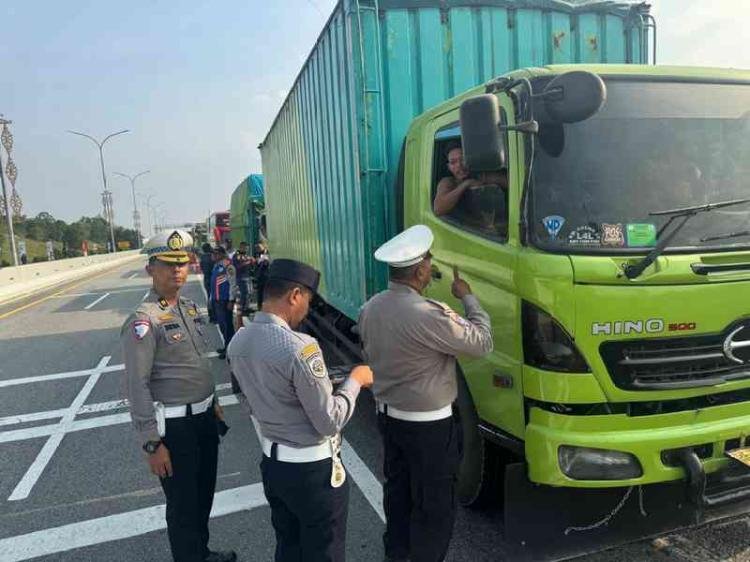 14 Kendaraan ODOL Ditertibkan di Tol Pekanbaru-Dumai