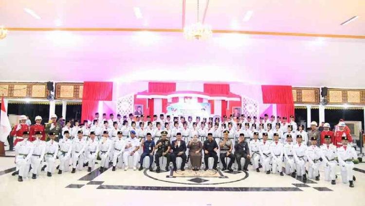 Bupati Bengkalis Kukuhkan 75 Anggota Paskibraka