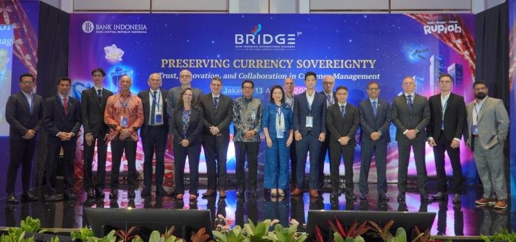 BI Olah Limbah Uang Jadi Cendera Mata dan Sumber Energi