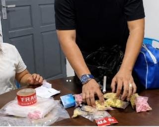 Polresta Pekanbaru Tangkap Perempuan di Pekanbaru Simpan 1.226 Ekstasi 