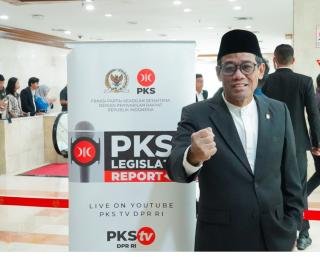 Karhutla Kalbar Kian Parah, DPR Desak Pemerintah Kerahkan Seluruh Kekuatan
